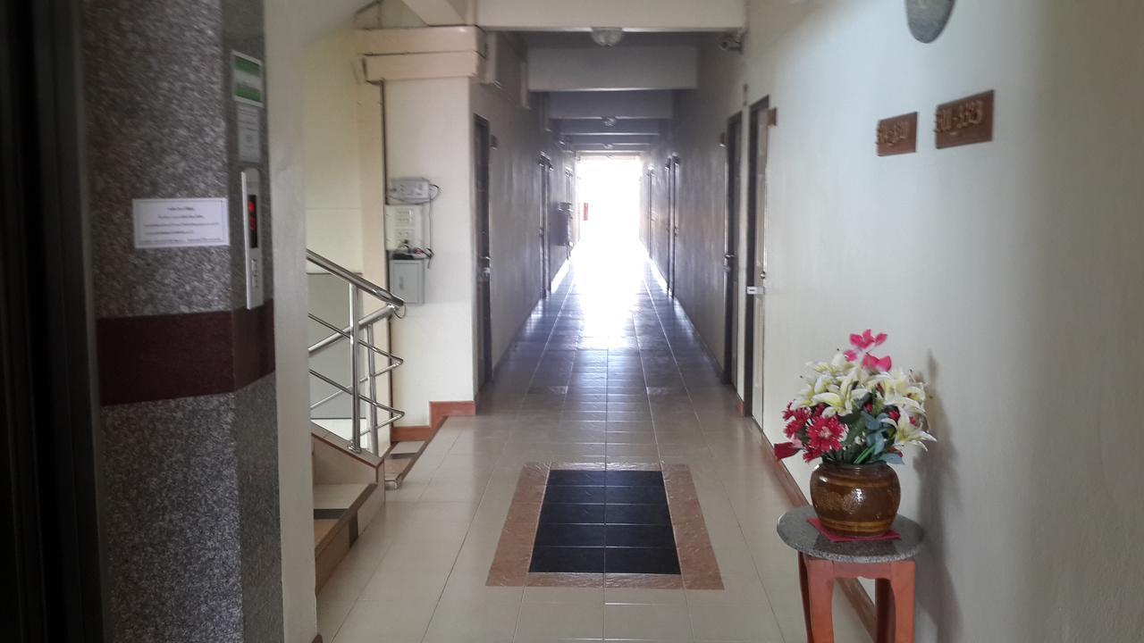 Veerasuda Condotel Ratchaburi Екстериор снимка