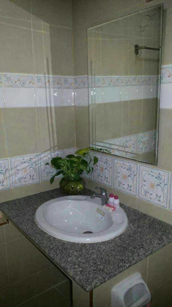 Veerasuda Condotel Ratchaburi Екстериор снимка