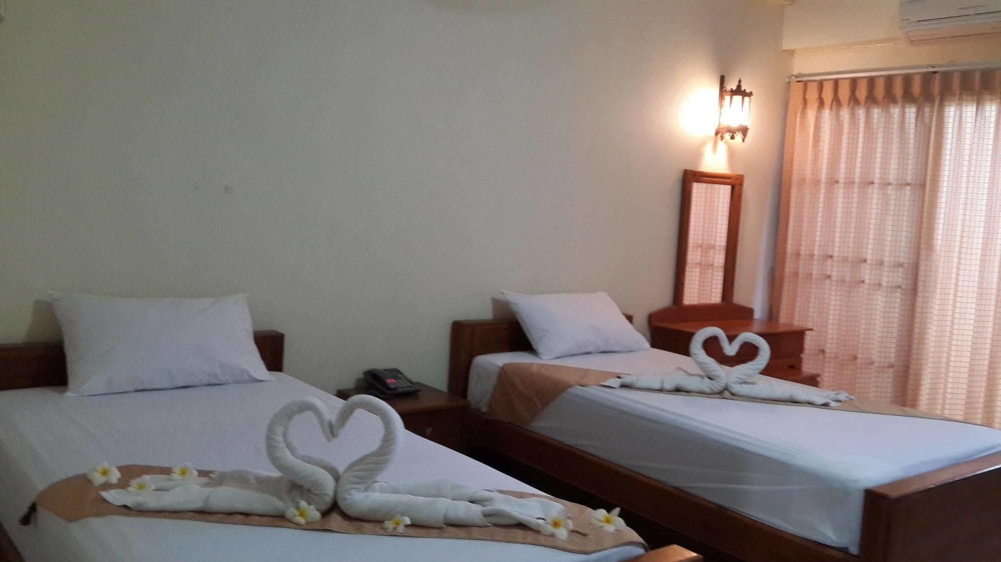 Veerasuda Condotel Ratchaburi Екстериор снимка