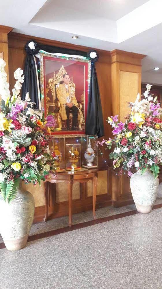 Veerasuda Condotel Ratchaburi Екстериор снимка